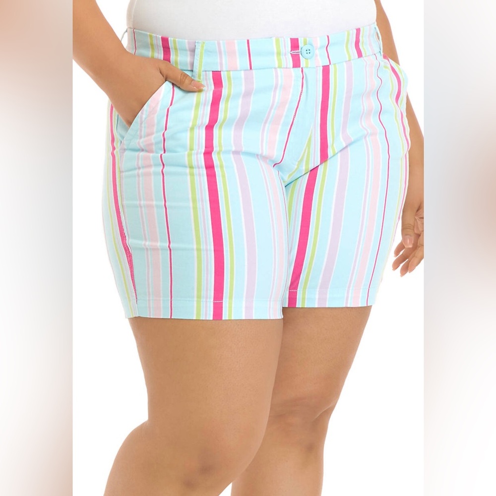 Crown & Ivy Plus Size Caroline Shorts